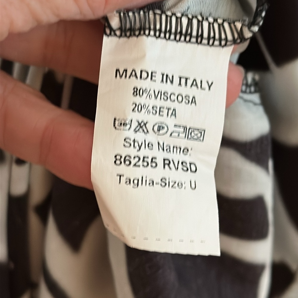 NWT NT by Amati button front Dress 21”PTP, 53”L, 12” slits - Picture 4 of 4